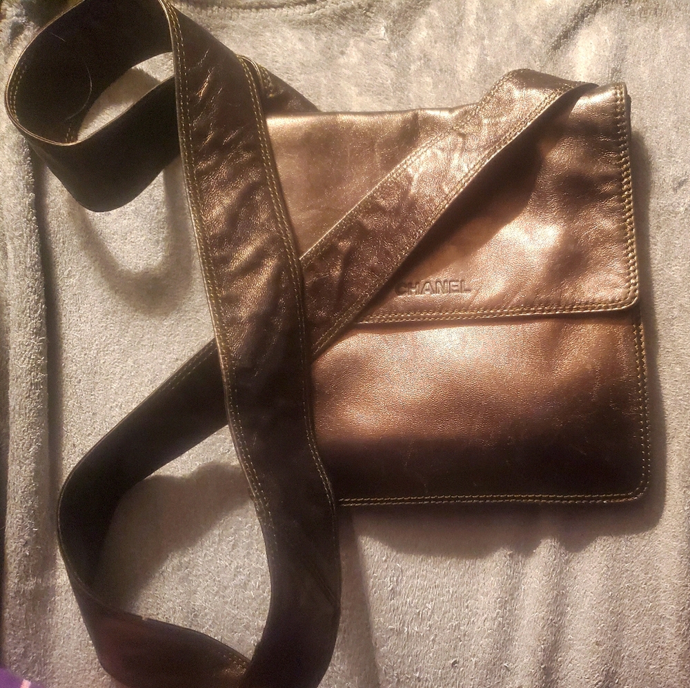 CHANEL Crossbody